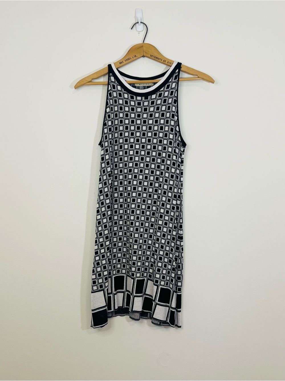 🖤 Sleeveless Black & White Geometric Mini Dress